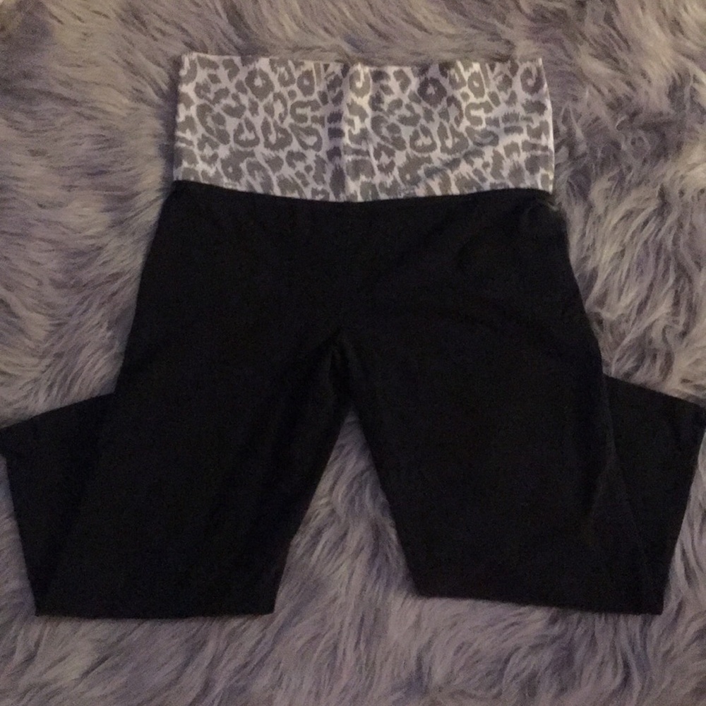 Victoria Secret PINK Capri yoga pants